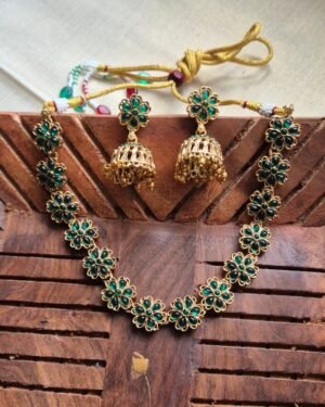 Gorgeous Green Flower Necklace